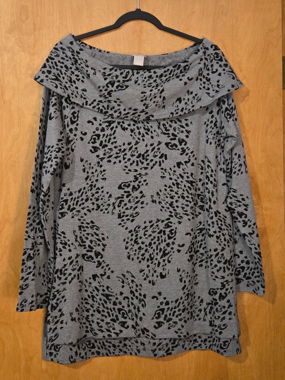 Chico's Zenergy Gray Brushed Fleece Tunic Animal Print Size 1 (MED) Casual Chic